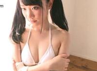 强吻人妖胸部乳头图片:手捏人妖胸部