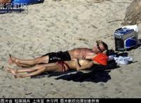 中国明星被老外玩图片:外国人插图