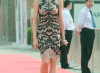 董卿的老公和孩子照片:董卿和别人睡的照片