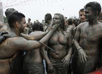 日本女兵战死后被扒衣:日本女兵照片