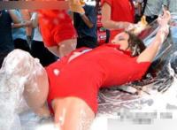 夏天女人忘记穿内裤:看见女生没有穿内裤