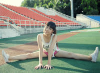 初中学生妹子秀一字马