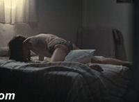 嫩模为走红当乳牛:g奶嫩模10万哺乳