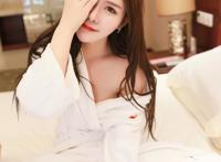 小诗同学女友:分手後献出大三女友