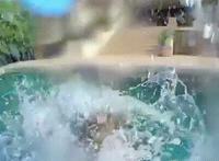 女儿结婚后和父亲做:爸爸帮十五岁女儿洗澡