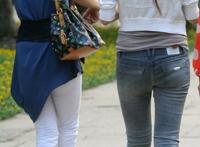 牛仔裤美女裆部:女人的裆部长什么样