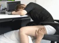 美女被千年杀的动态图:妹子被千年杀