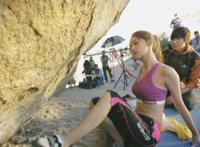 动漫女生憋不住尿图:西西网动态图