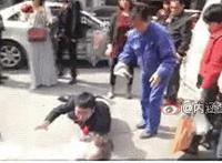 美女的胸部的视频:女人想那个自己怎么办