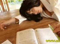 颜射是什么样的体验:女孩吐精表情