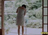 萝莉发育45幅图:rosi小萝莉的滑嫩后背