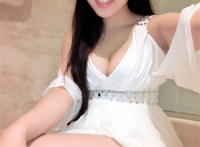 15岁胸部这样够不够大:女生给男人看胸