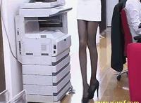 绿巨人干黑寡妇动态图:黑寡妇被绿巨人强插