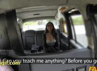 美女高跟鞋蹍蛋蛋:捏碎你的蛋蛋