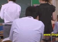 小舞和唐三初次嗨:小舞敏感唐三蓝银操