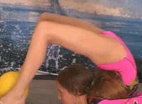 美国情侣车震视频:车震动态图片大全