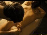 女生用绳子安慰自己:摩擦绳子动态图片