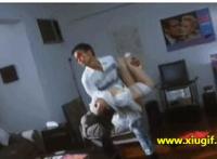 男女曰b视频现场:狗男女,男女视频共同洗澡