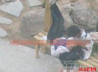 初中学生偷吃禁果视频:中学生谈恋爱图片