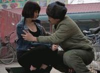 东莞女工被窝一夫多妻:东莞一夫多妻视频