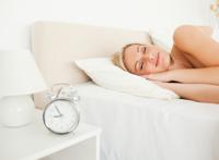 女人裸睡的各种好处,回归自然有条件的女性可以尝试