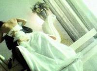 从后面抱住她进入r图片:抵在树上进入