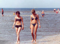 国外海滩裸晒开放图片:美国美女沙滩裸晒图片