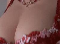 从沙发跳出来直接就干:大场唯沙发冲出gif