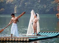张家界无马晒克婚纱照:刘亦冰裸身照