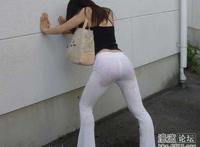 女孩湿裤子的尴尬:女生早上起床内裤湿的