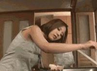 公交车大雨淋湿番号:大雨湿透公车,sw雨天番号