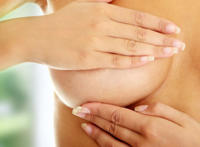 如何护理自己的乳房，让自己的胸部更丰满