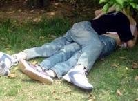 打游击的狗男女图片:饭店里狗男女图片