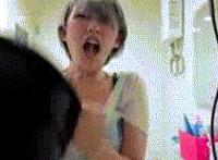 邪恶的故事姐姐的故事动态图:打赌输了被带到密室玩