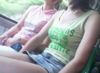 坐公交车走光:女学生公交车走光图图集