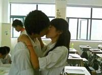 睡了初一小女生小女生和小男生接吻动态图