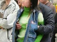 六旬老汉偷吃禁果图六旬老汉娶儿19岁女友