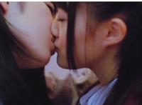 公交车上两个初中生动态图我在公交车上艳遇