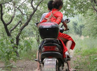 美女被绑视频完整版捆着我绑着我