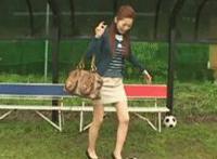乡村猎艳记推倒师娘他猛的扯开我的上衣动态图