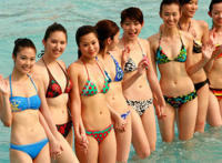 水上乐园泳装走光图片各种水上乐园走光图集