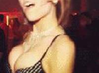 日本三人交叉视频播放动态图三人激战