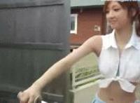 日本三角木马惩罚女生动态图三角木马刑罚柔体女孩