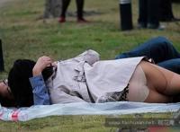 公园情侣亲热吃摸全集公园里的龌龊男女