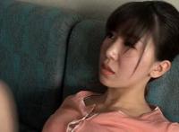 挤地铁起反应了动态图深夜公交挤进去了