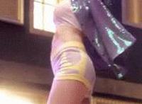 地铁猥琐男摸下体视频最新猥琐男