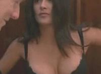 两兄弟爱上女主的小说女主被卖给两兄弟