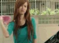 趁女子睡觉占便宜视频动态图抓到漂亮小偷