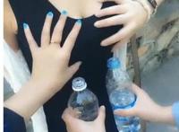 检查身体被医生占便宜动态图病医生占便宜视频