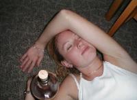 女孩喝醉酒的下场视频图片女人喝醉酒被亵视频